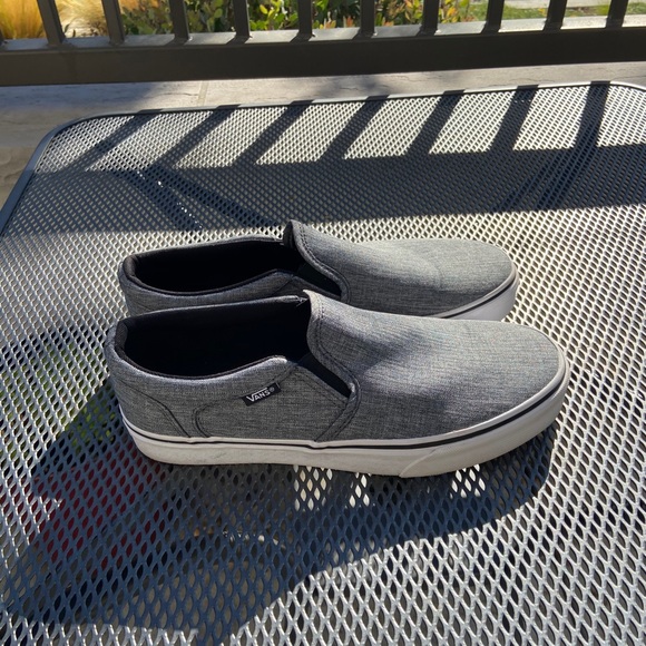 Vans sneakers, size 8 - Picture 1 of 4